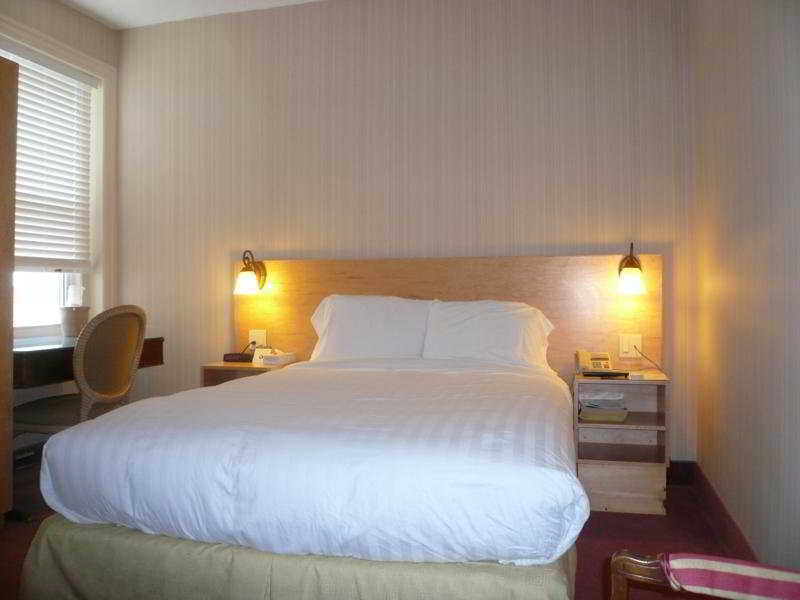 Windsor Inn Hotel Washington Room photo